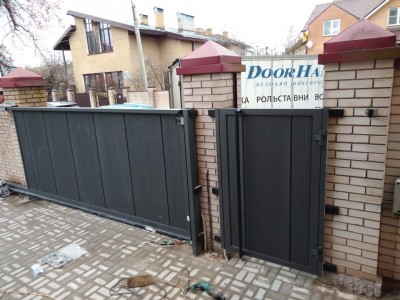 Откатные ворота и калитка.