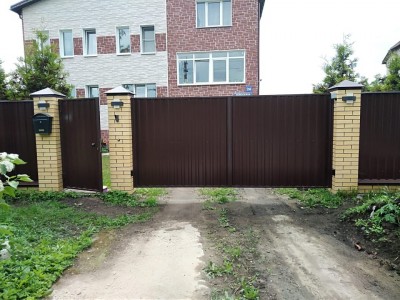 Распашные автоматизированные ворота.